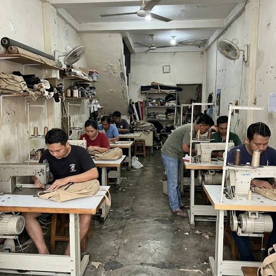 Berbagai jenis webbing tas yang digunakan untuk produksi ransel dan tas custom.
