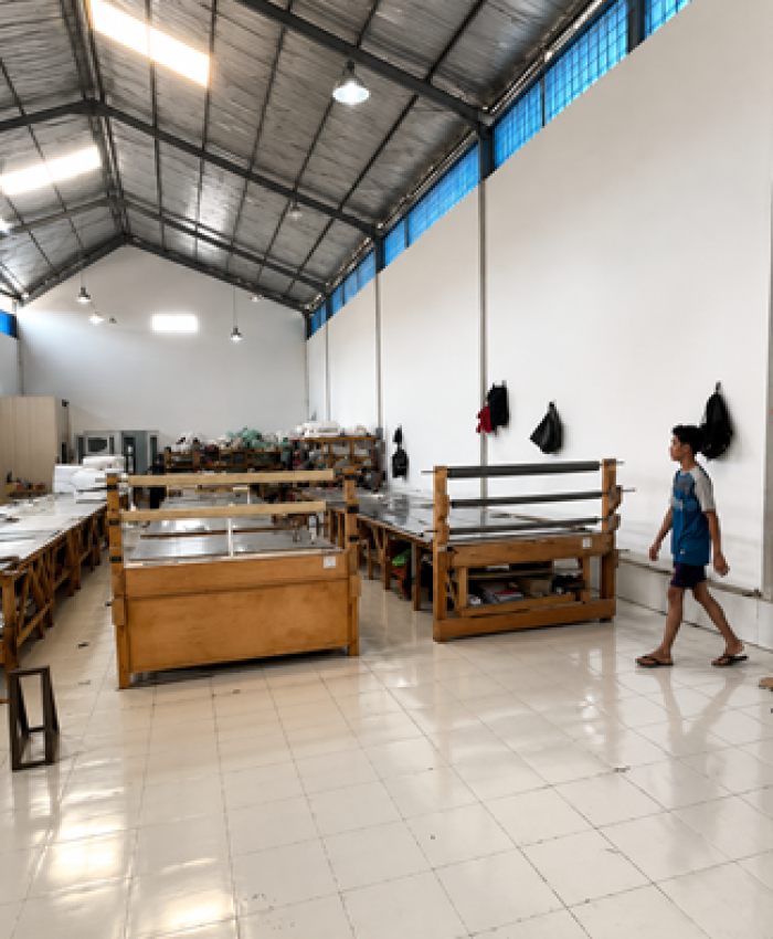 Proses produksi tas custom di konveksi tas Bandung profesional