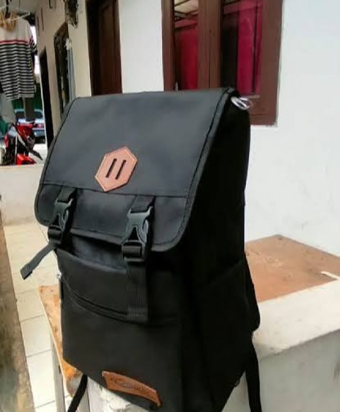 Suasana produksi di konveksi tas HCK Bandung yang melayani pesanan ke seluruh Indonesia